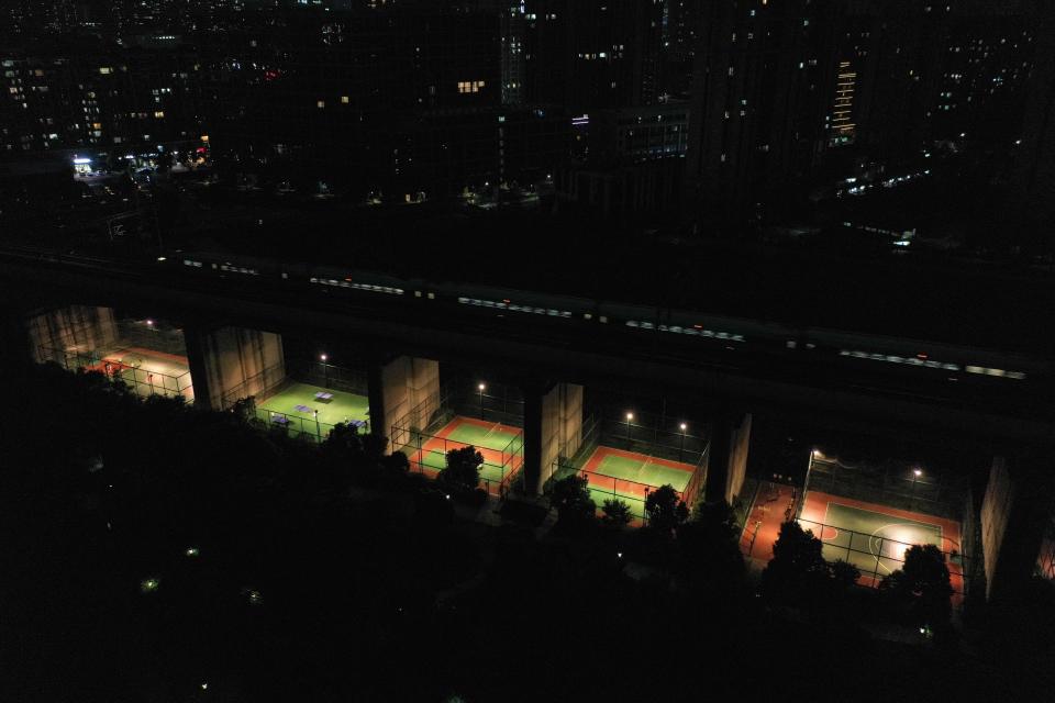 cyh, 新华社记者